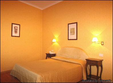 Hotel Fiori Rome